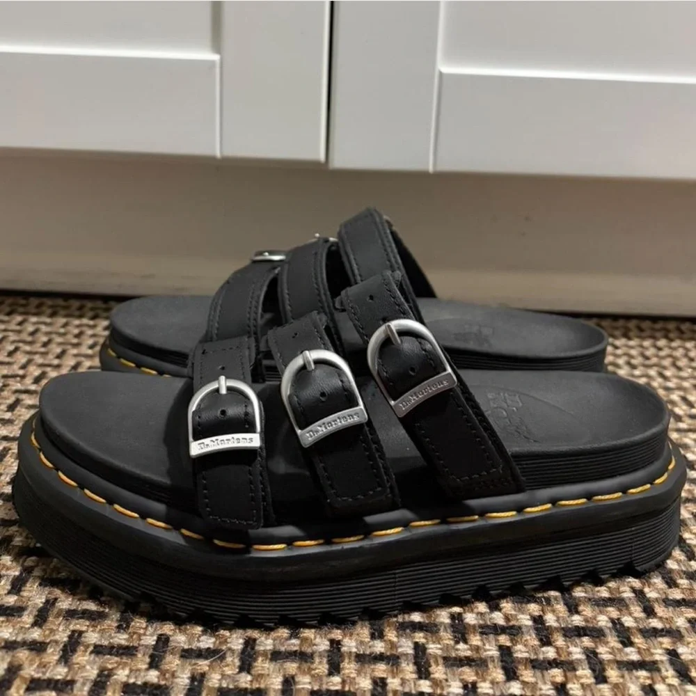 Dr. Martens Women's Blaire Slide Size 7 - Picture 3 of 7